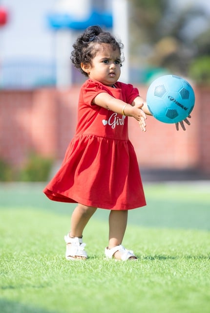 其背后是长 其背后是长